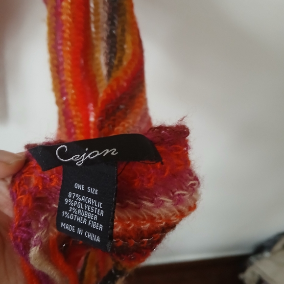 Wavy Knit Scarf - Picture 4 of 5